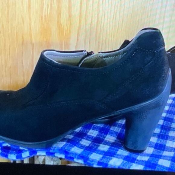 ￼ Ecco women’s ankle boots size 8 1/2 ( 39) - Picture 1 of 7